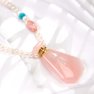 02-2粉晶大号梯形珍珠项链